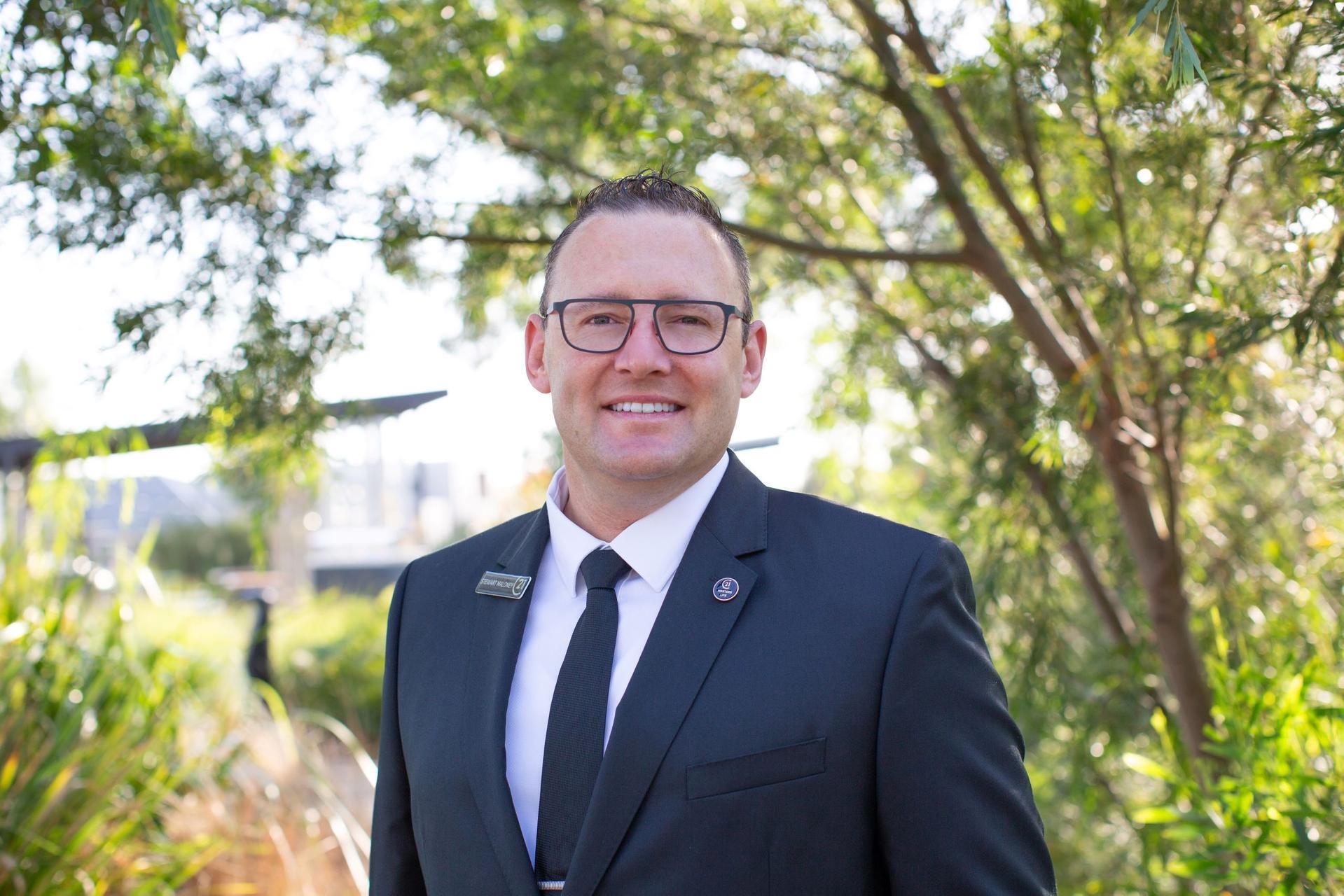 <strong>Stewart Maloney</strong>